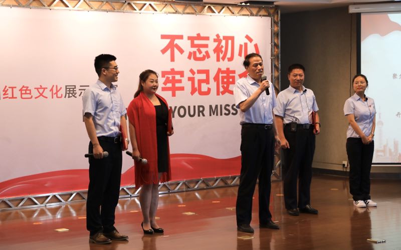 陜鼓集團(tuán)綜合能源事業(yè)部黨支部表演的節(jié)目接地氣，受好評(píng).jpg